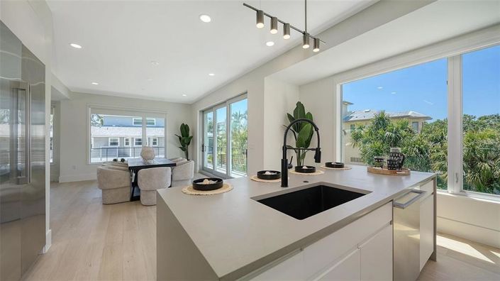 Image No.27-4 Bed Property for sale