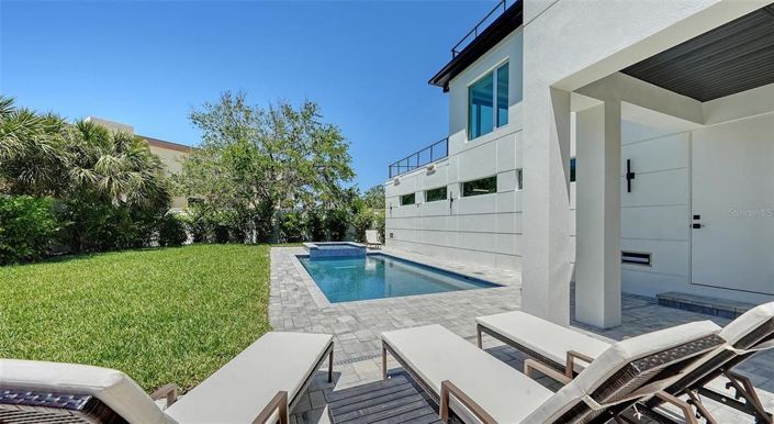 Image No.65-4 Bed Property for sale