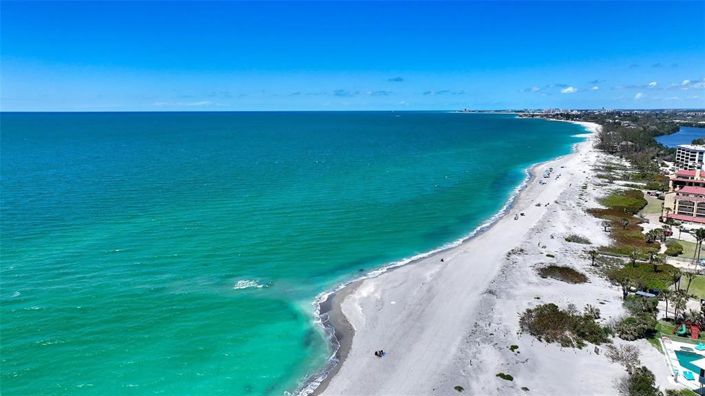 Image No.79-4 Bed Property for sale