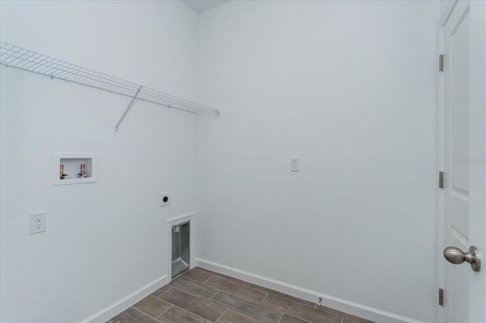 Image No.15-4 Bed Property for sale