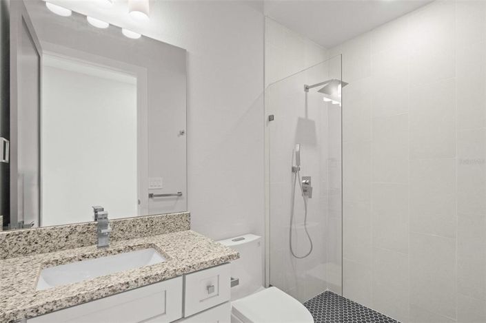 Image No.19-6 Bed Property for sale