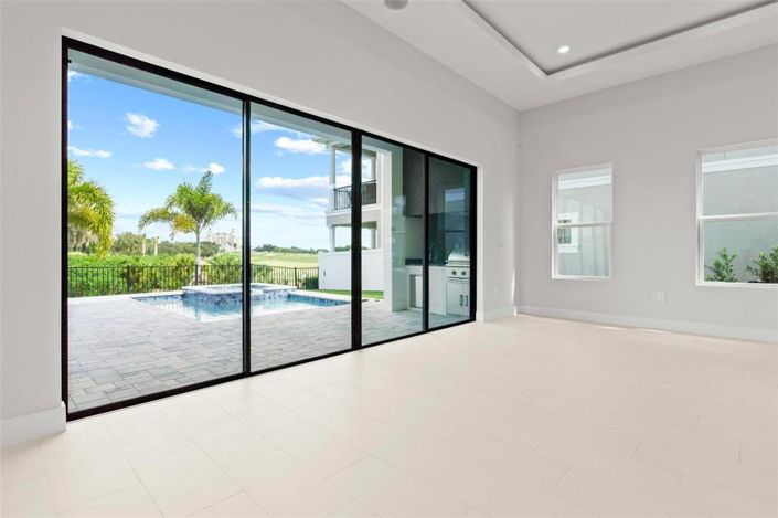 Image No.30-6 Bed Property for sale