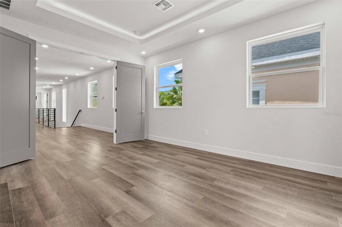 Image No.38-6 Bed Property for sale