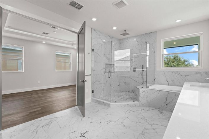 Image No.42-6 Bed Property for sale