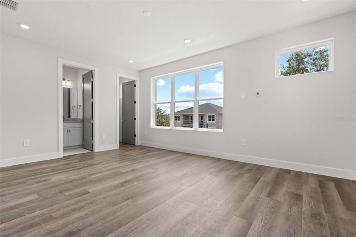 Image No.46-6 Bed Property for sale