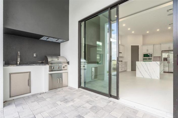 Image No.54-6 Bed Property for sale