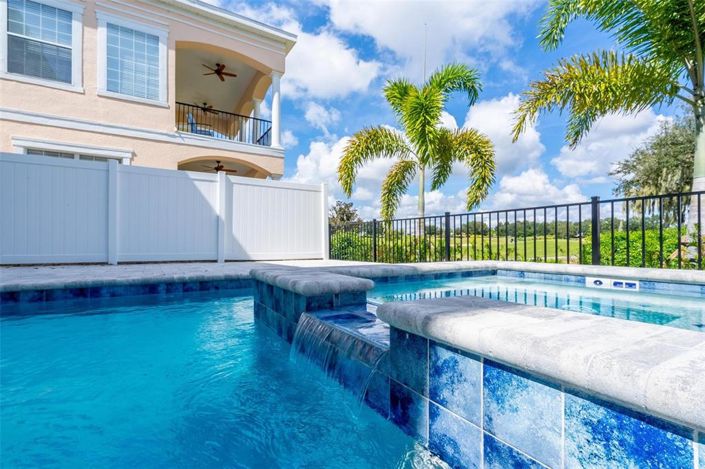 Image No.60-6 Bed Property for sale