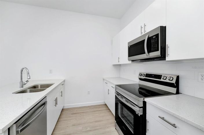 Image No.5-5 Bed Townhouse for sale