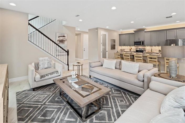 Image No.12-6 Bed Property for sale