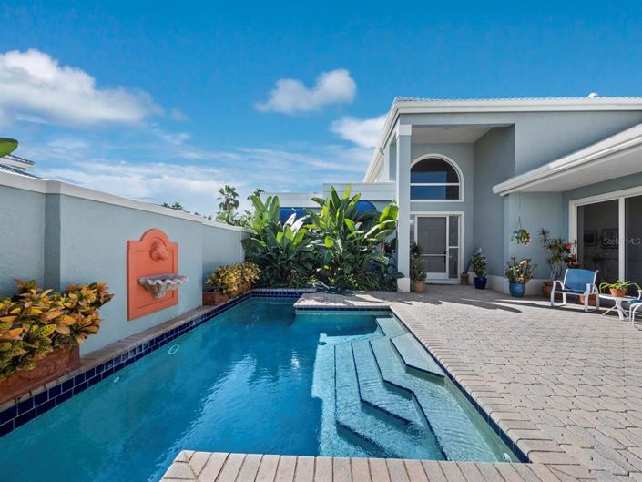 Image No.5-3 Bed Property for sale