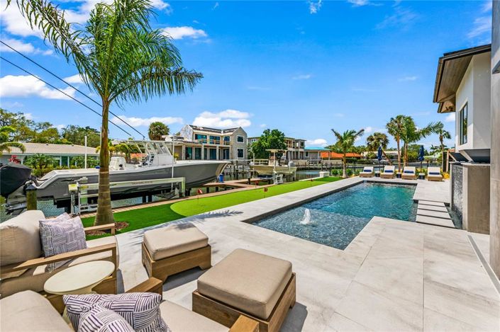 Image No.11-3 Bed Property for sale