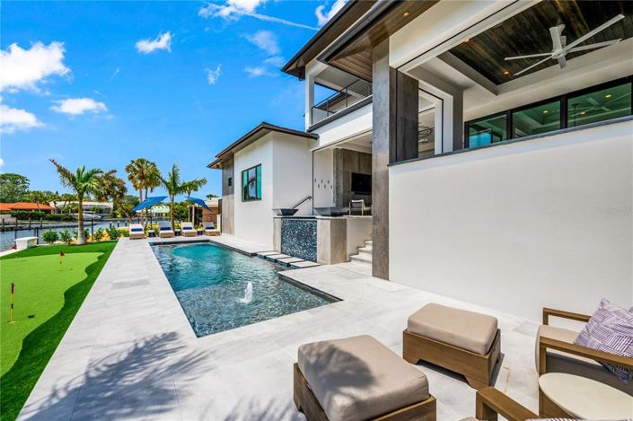 Image No.15-3 Bed Property for sale