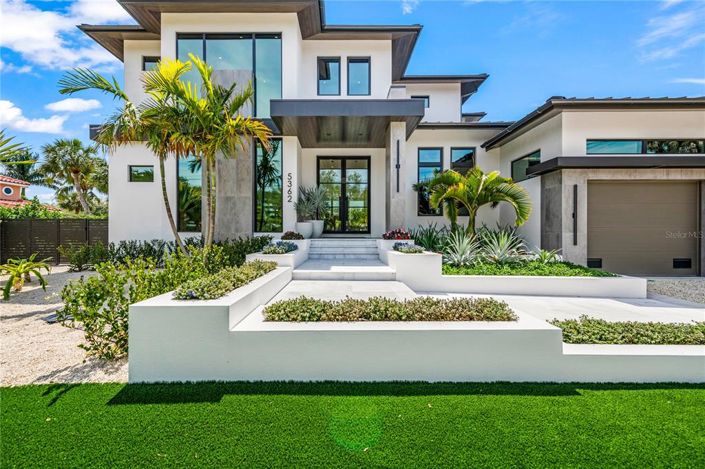 Image No.6-3 Bed Property for sale