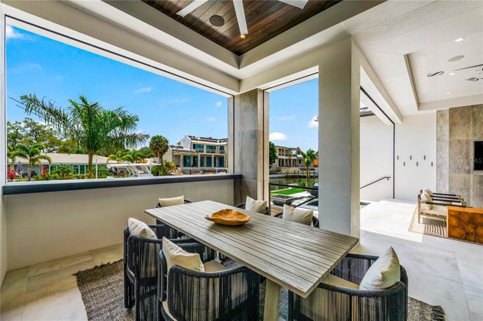 Image No.65-3 Bed Property for sale