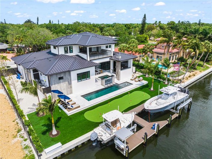 Image No.66-3 Bed Property for sale