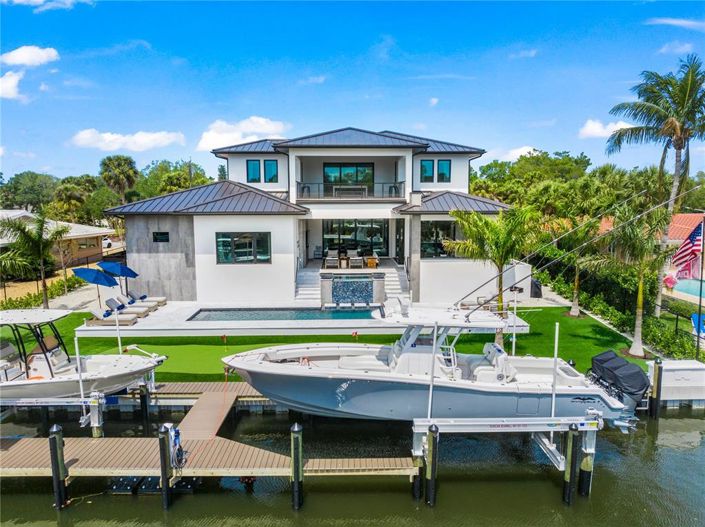 Image No.67-3 Bed Property for sale