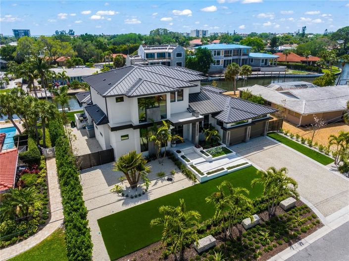 Image No.73-3 Bed Property for sale