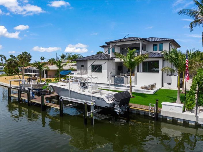 Image No.76-3 Bed Property for sale