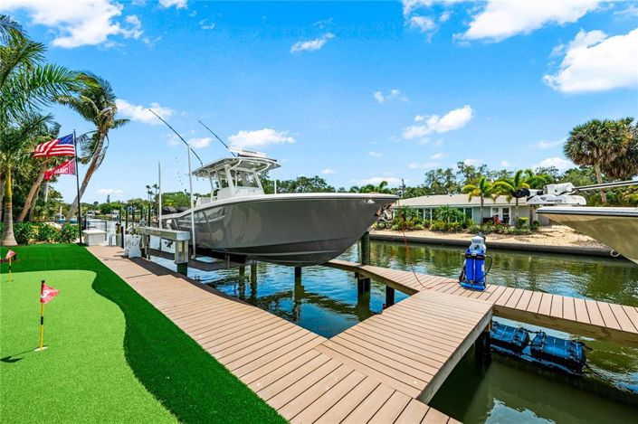 Image No.8-3 Bed Property for sale