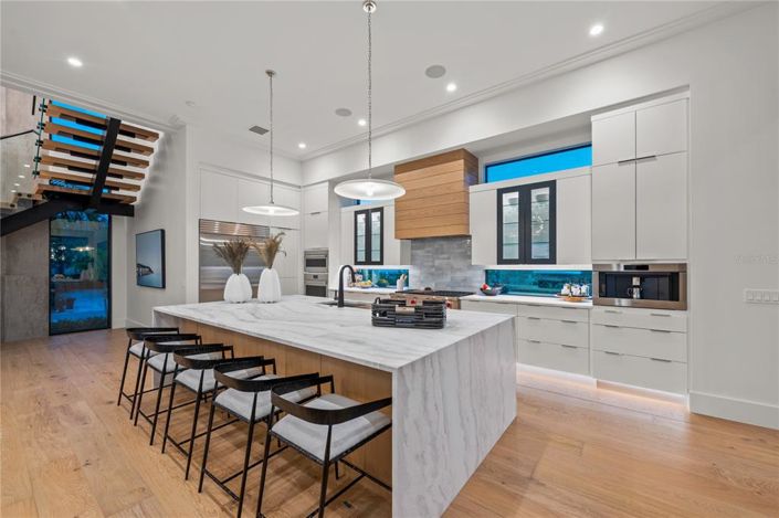 Image No.82-3 Bed Property for sale