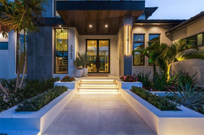 Image No.88-3 Bed Property for sale