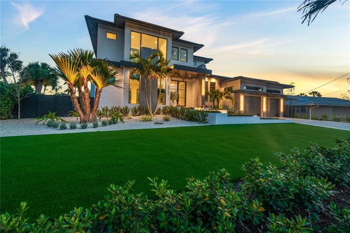 Image No.90-3 Bed Property for sale