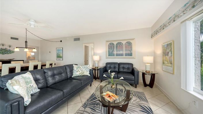 Image No.12-2 Bed Property for sale