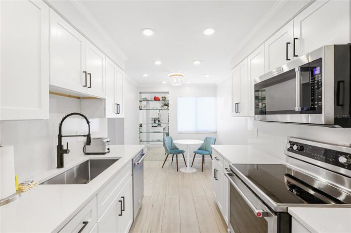 Image No.12-2 Bed Property for sale