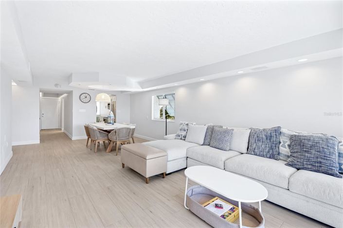 Image No.8-2 Bed Property for sale