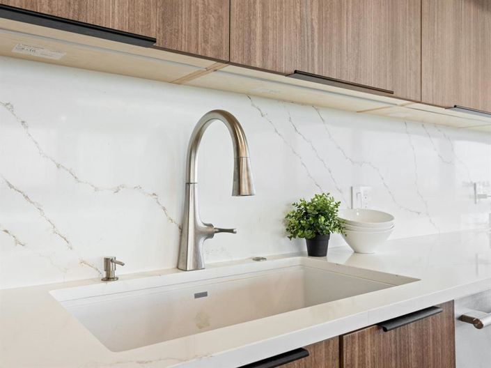 Image No.10-1 Bed Property for sale