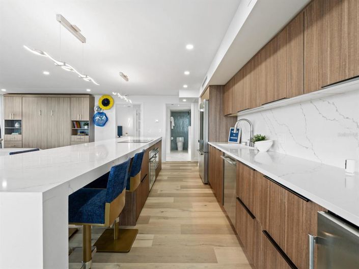 Image No.11-1 Bed Property for sale