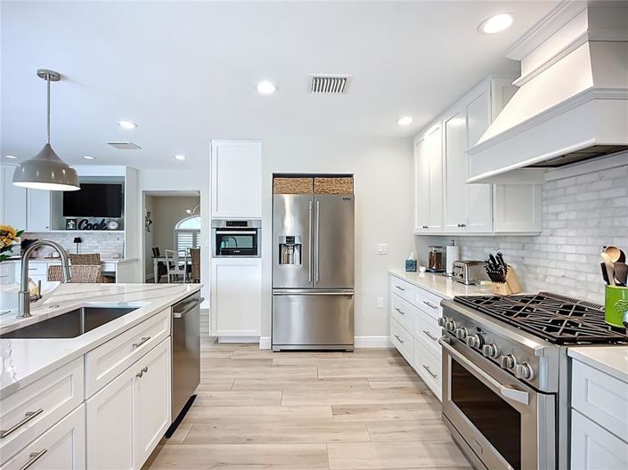 Image No.18-3 Bed Property for sale