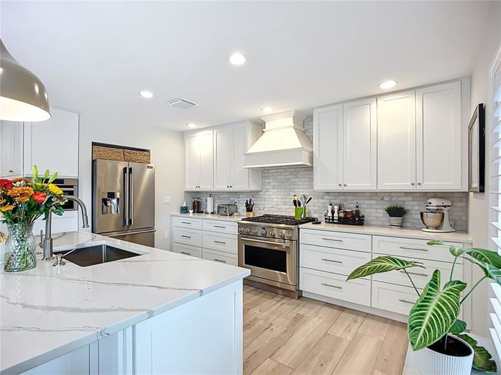 Image No.19-3 Bed Property for sale