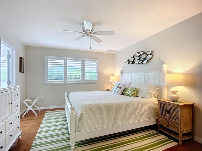 Image No.37-3 Bed Property for sale