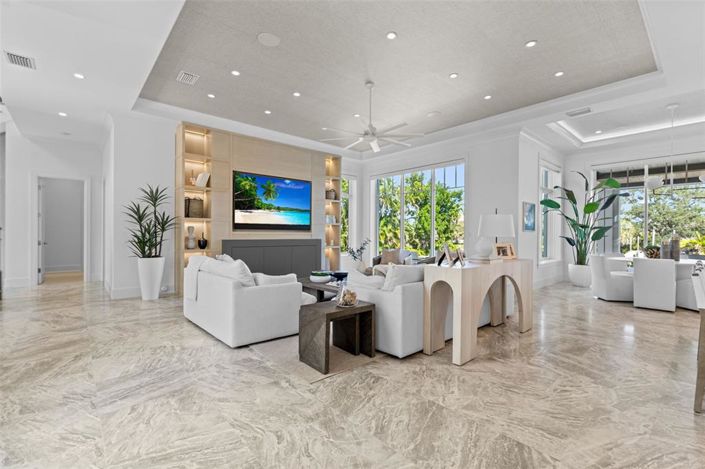 Image No.12-4 Bed Property for sale