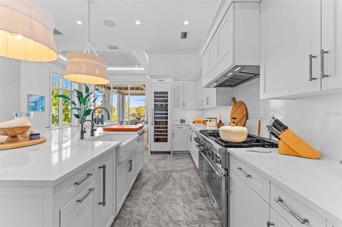 Image No.15-4 Bed Property for sale