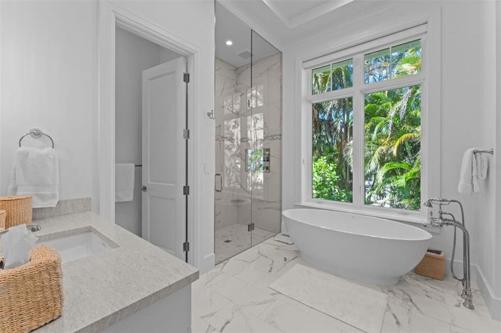 Image No.22-4 Bed Property for sale