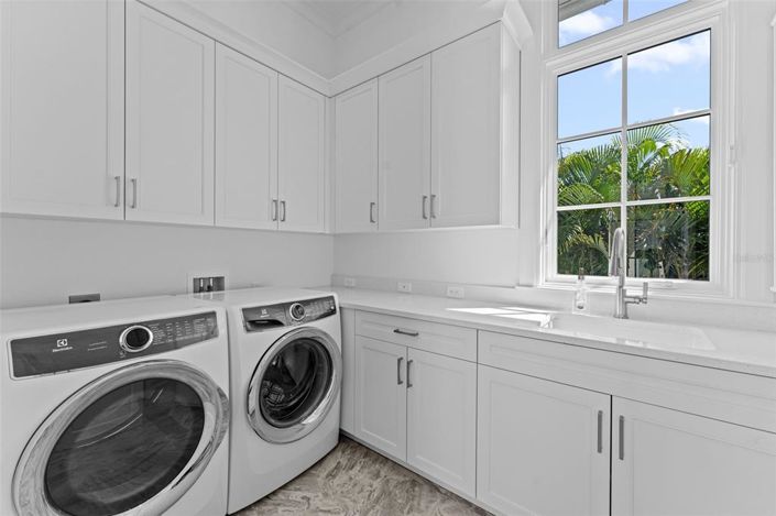 Image No.29-4 Bed Property for sale