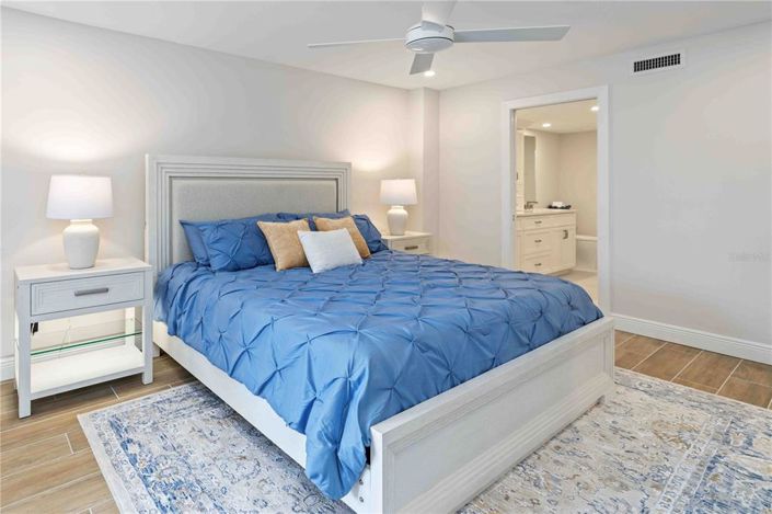 Image No.21-2 Bed Property for sale