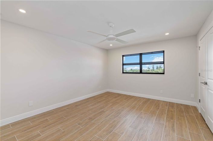 Image No.27-2 Bed Property for sale