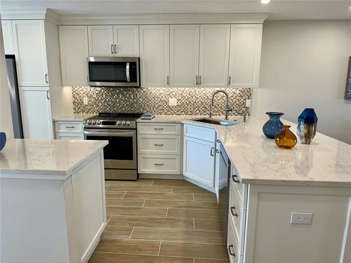 Image No.9-2 Bed Property for sale