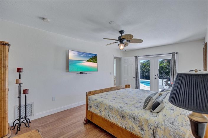 Image No.37-3 Bed Property for sale