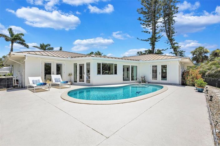 Image No.54-3 Bed Property for sale