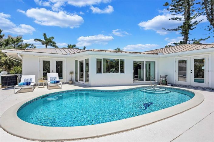 Image No.55-3 Bed Property for sale