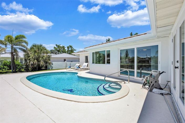 Image No.56-3 Bed Property for sale