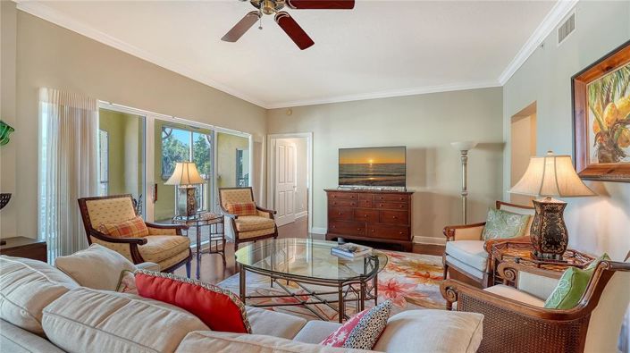 Image No.11-3 Bed Property for sale