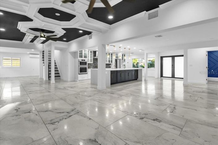 Image No.20-5 Bed Property for sale