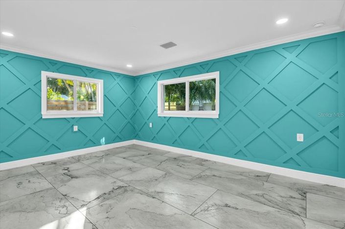 Image No.25-5 Bed Property for sale