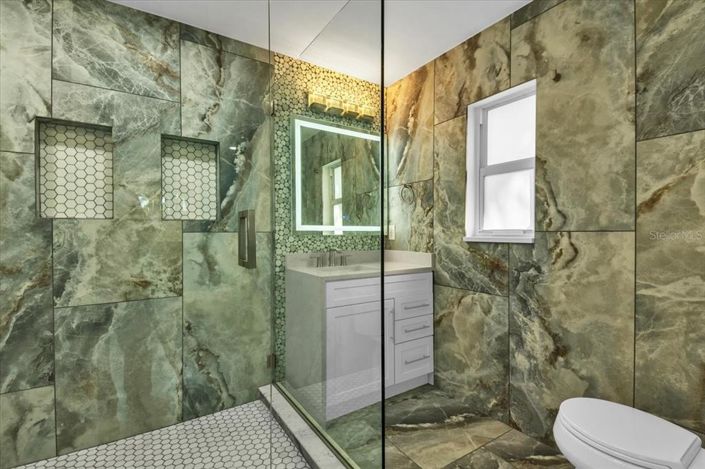 Image No.30-5 Bed Property for sale