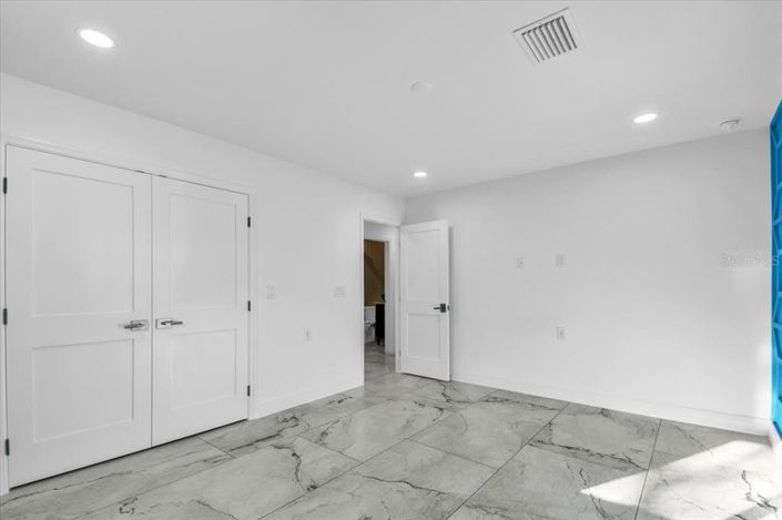 Image No.31-5 Bed Property for sale